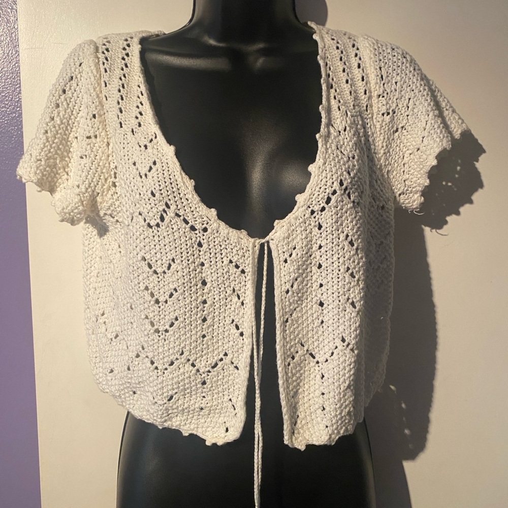 Double Zero White Cropped Cardigan Sweater Size Medium